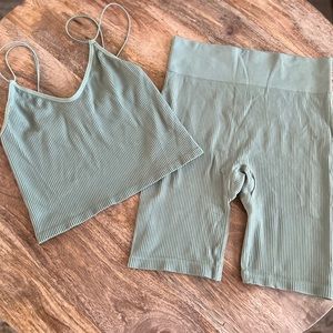 NWT Womens ribbed seamless biker short crop top set. Sage green. Top M shorts S